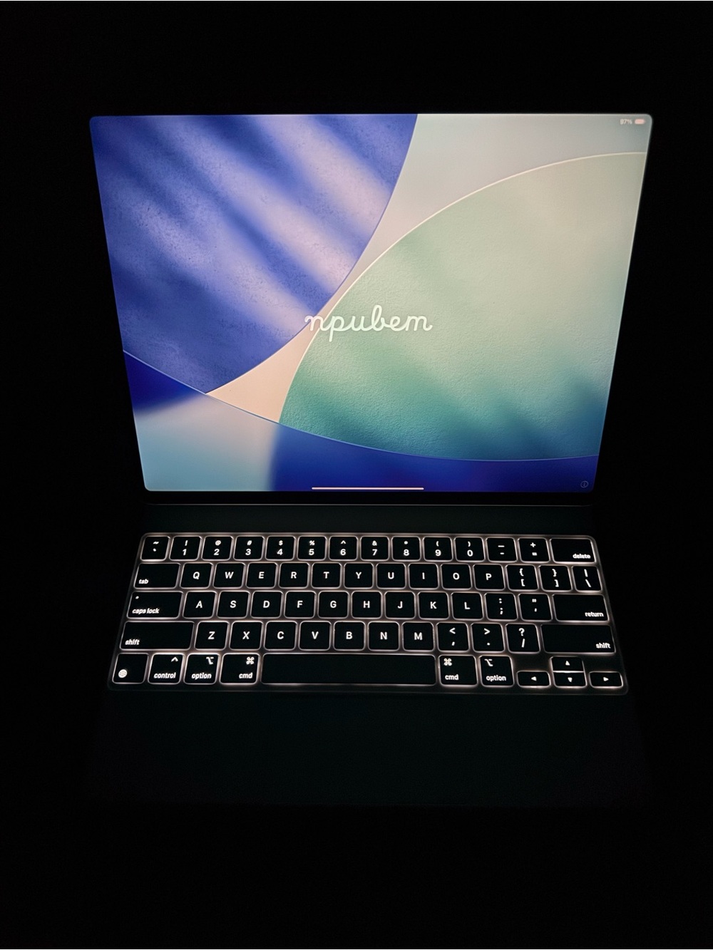 2020 4th GEN Apple iPad 12.9 PRO 256G wireless plus cellular and Apple Magic Key - Picture 2 of 16